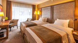 Гостиница DoubleTree by Hilton Hotel Tyumen Тюмень Представительский двухместный номер с 2 отдельными кроватями-4